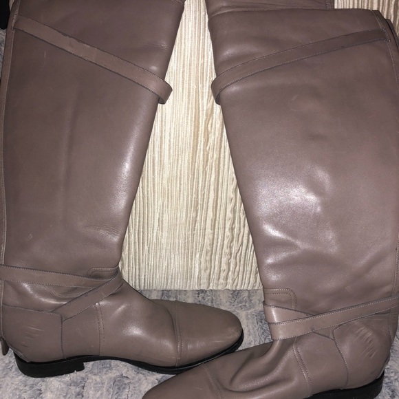 Authentic Balenciaga shearling over the knee boot. - Picture 2 of 7